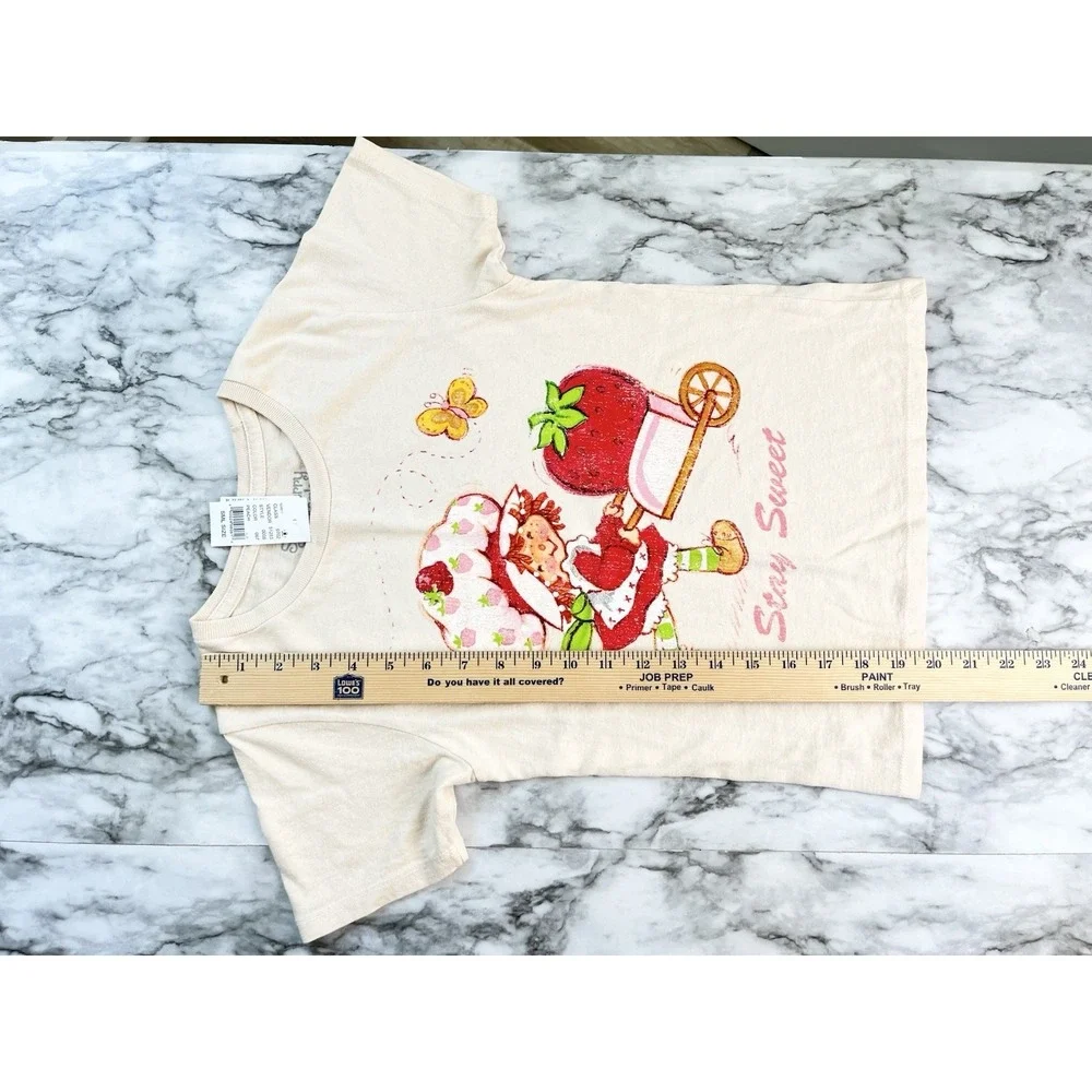 Strawberry Shortcake NWT Girls Short Sleeve‎ Tee Sz Small Novelty
